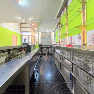 Plus de détails pour Multi-résidentiel à vendre