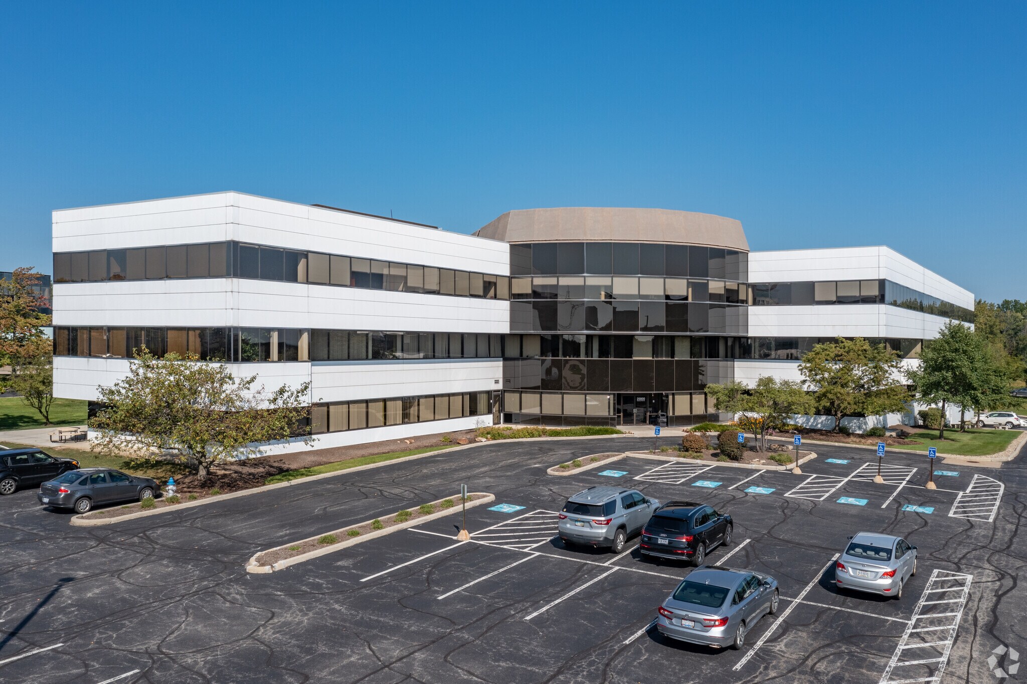 25800 Science Park Dr, Beachwood, OH à louer Photo principale- Image 1 de 7