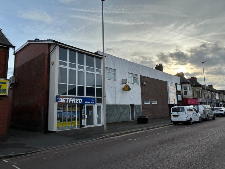 83-83A Highfield Rd, Blackpool for lease - Building Photo - Image 2 of 9
