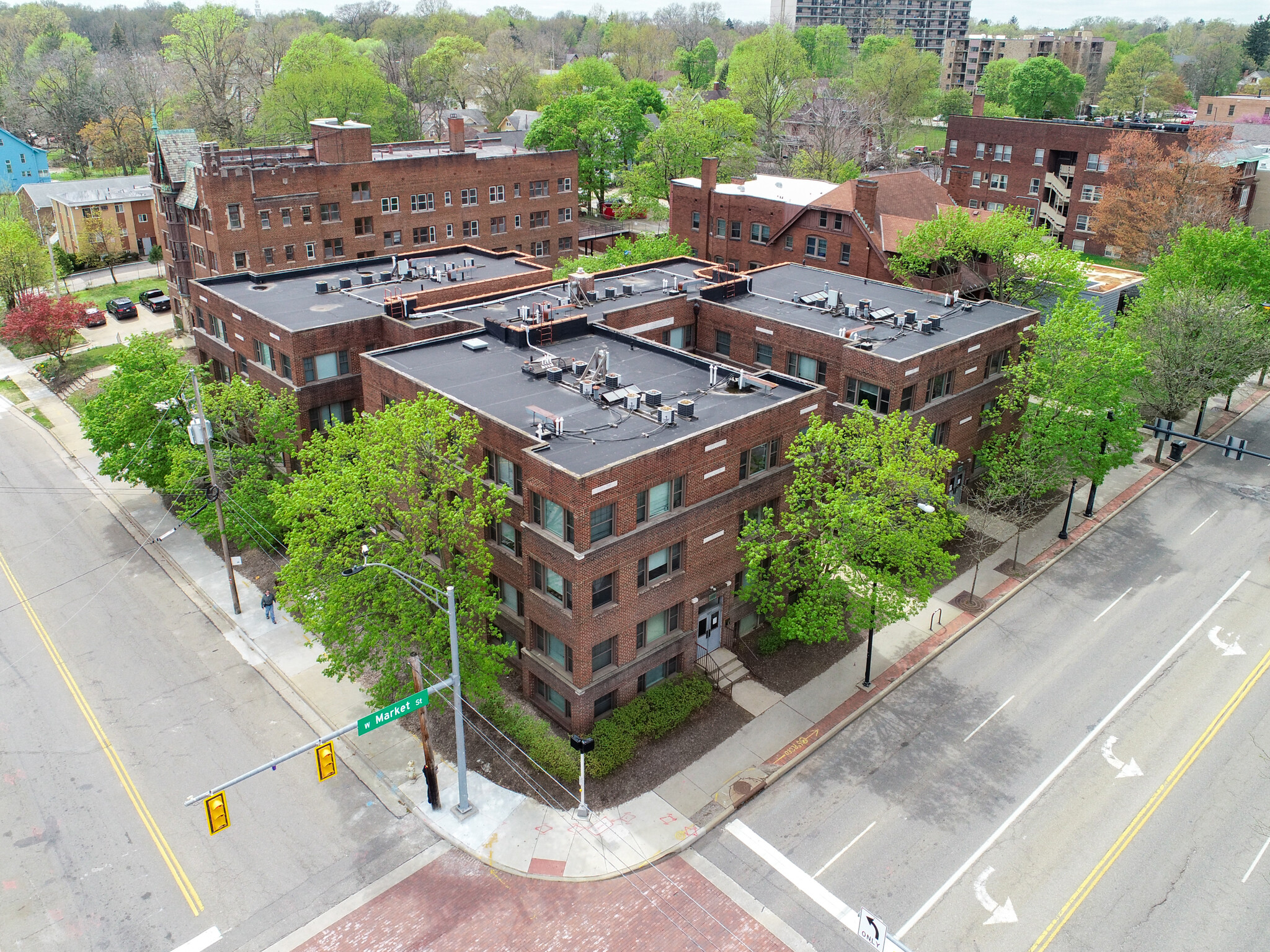 608-614 W Market St, Akron, OH à vendre Photo du bâtiment- Image 1 de 1