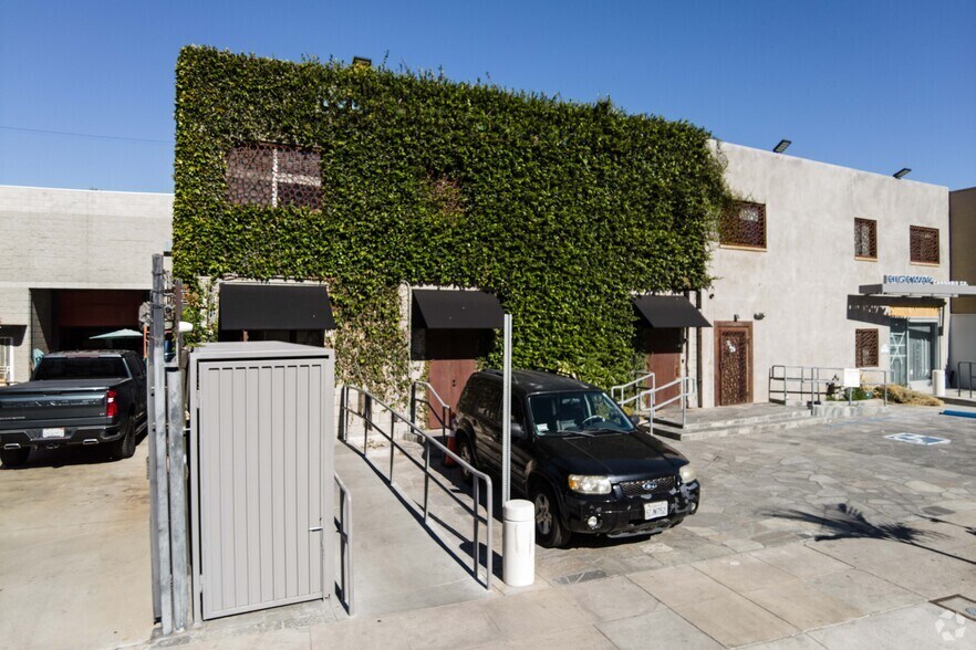 13449-13453 Beach Ave, Marina del Rey, CA à louer - Photo du bâtiment - Image 3 de 4