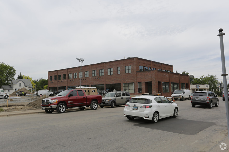 400 Water St, Excelsior, MN for lease - Building Photo - Image 2 of 4