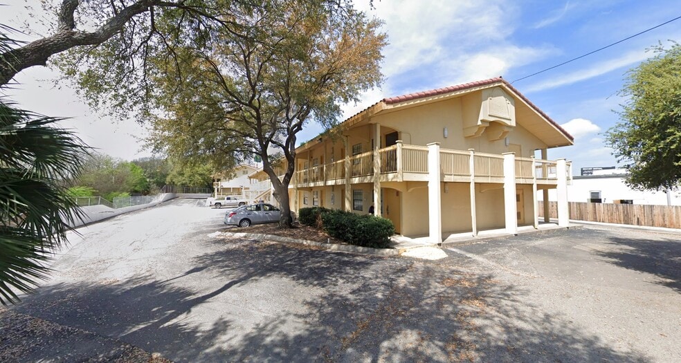 6511 W Military Dr, San Antonio, TX for sale - Building Photo - Image 3 of 26
