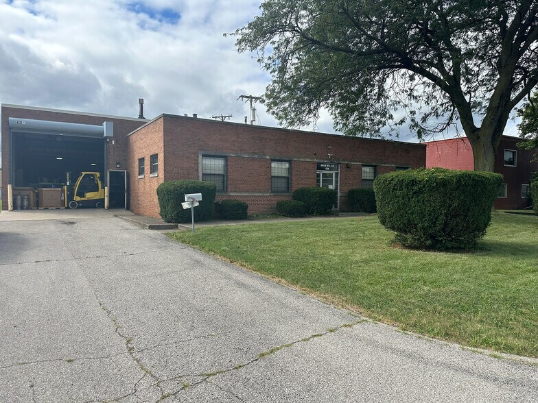 1230 S Expressway Dr, Toledo, OH à louer - Photo du bâtiment - Image 1 de 3