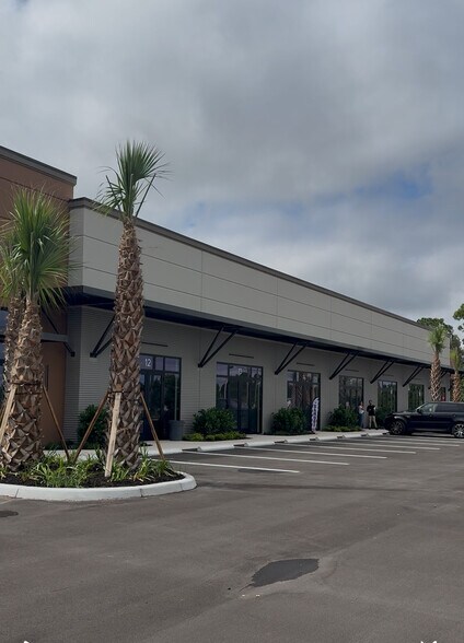 8156 Alico Rd, Fort Myers, FL à vendre - Photo du bâtiment - Image 3 de 9