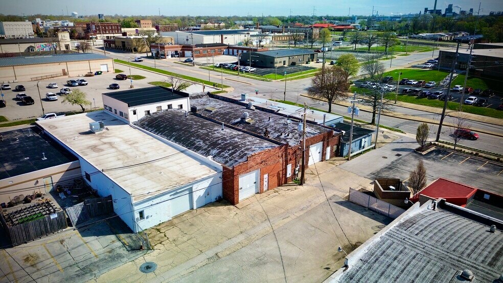 519-529 E William St, Decatur, IL à vendre - Photo du bâtiment - Image 3 de 6