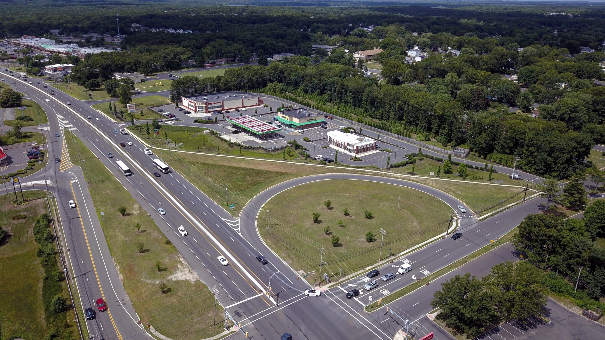 4251 US Highway 9, Howell, NJ à vendre Photo du bâtiment- Image 1 de 2