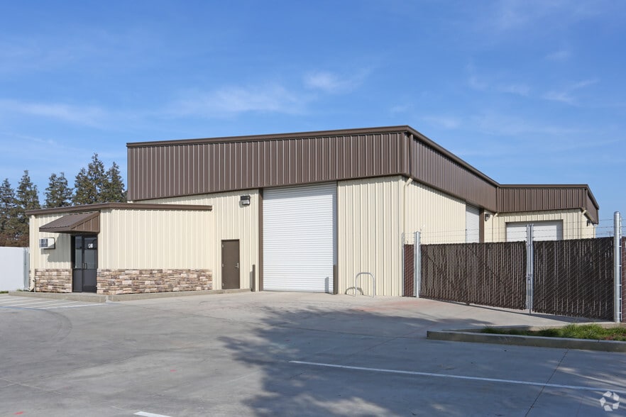 1310 Venture Ln, Turlock, CA for lease - Primary Photo - Image 1 of 16