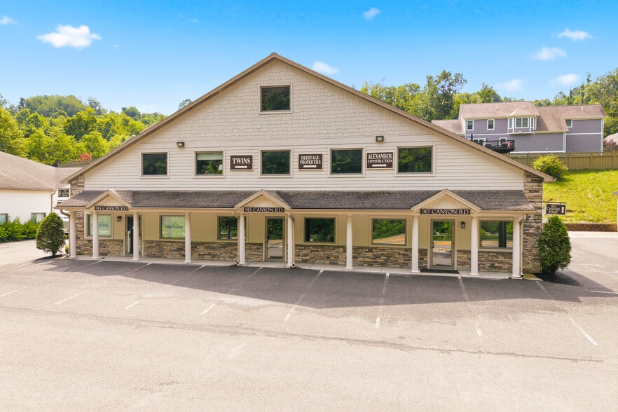 913-921 Canyon Rd, Morgantown, WV for lease - Building Photo - Image 1 of 6