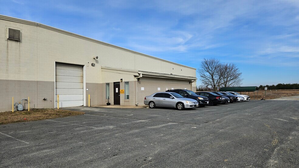 9420 Cosner Dr, Fredericksburg, VA à vendre - Photo du bâtiment - Image 2 de 9