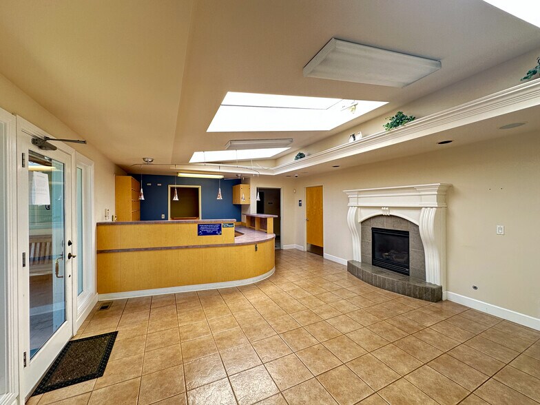 13020 NE 85th St, Kirkland, WA à vendre - Photo du bâtiment - Image 3 de 11