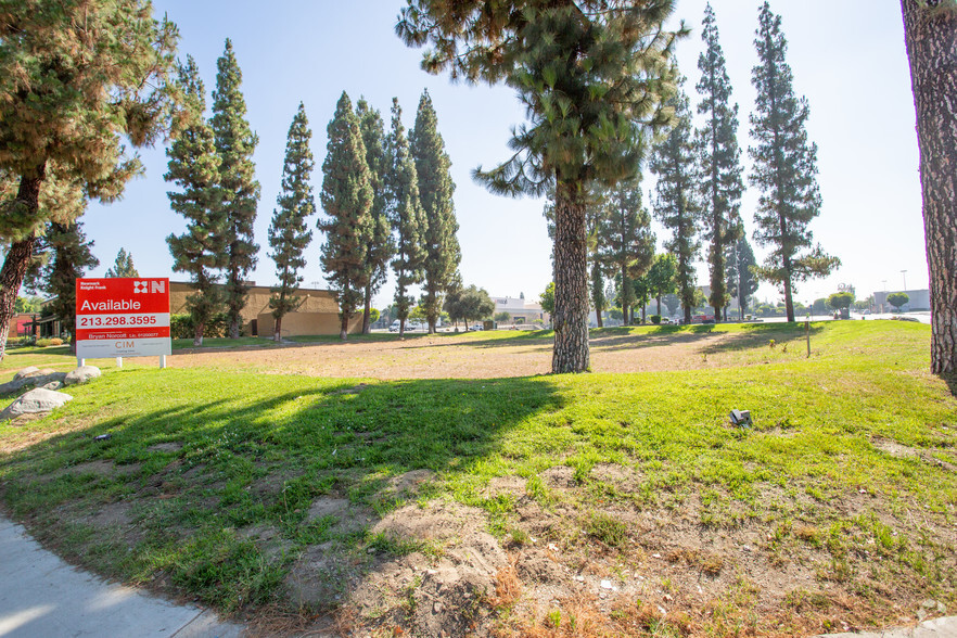 4910 S Plaza Ln, Montclair, CA for lease - Building Photo - Image 1 of 3