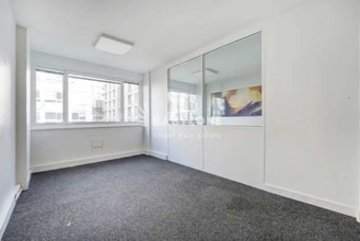 171 Ter Avenue Charles De Gaulle, Neuilly-Sur-Seine for lease Interior Photo- Image 2 of 6