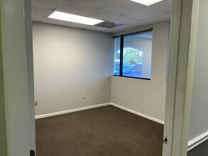 1101-1103 W Hibiscus Blvd, Melbourne, FL for lease Interior Photo- Image 2 of 5
