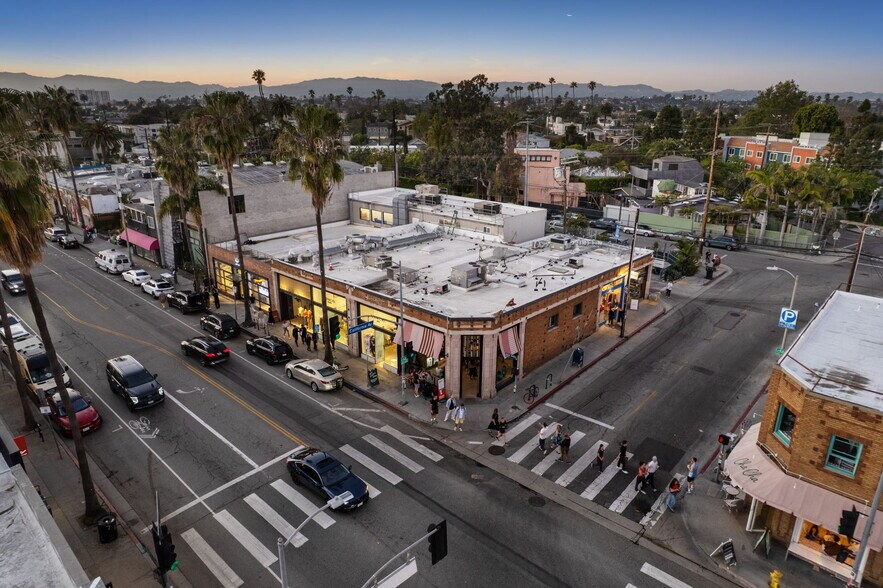 1349-1357 Abbot Kinney Blvd, Venice, CA à louer - Photo du bâtiment - Image 3 de 6