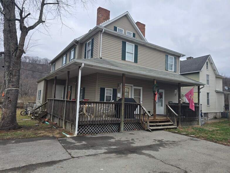 804 Railroad St, Monongahela, PA à vendre - Photo principale - Image 1 de 46