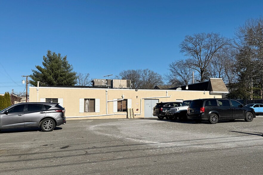 363 Old Hook Rd, Westwood, NJ à vendre - Photo du bâtiment - Image 2 de 4