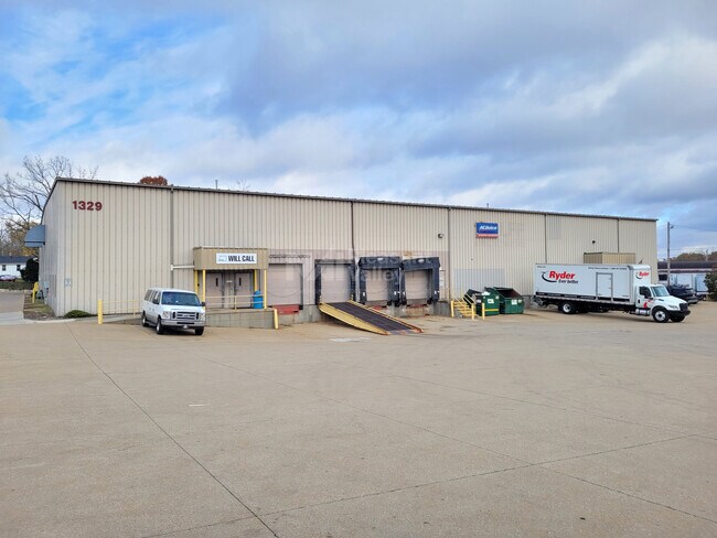 Plus de détails pour 1329 E Archwood Ave, Akron, OH - Industriel à louer
