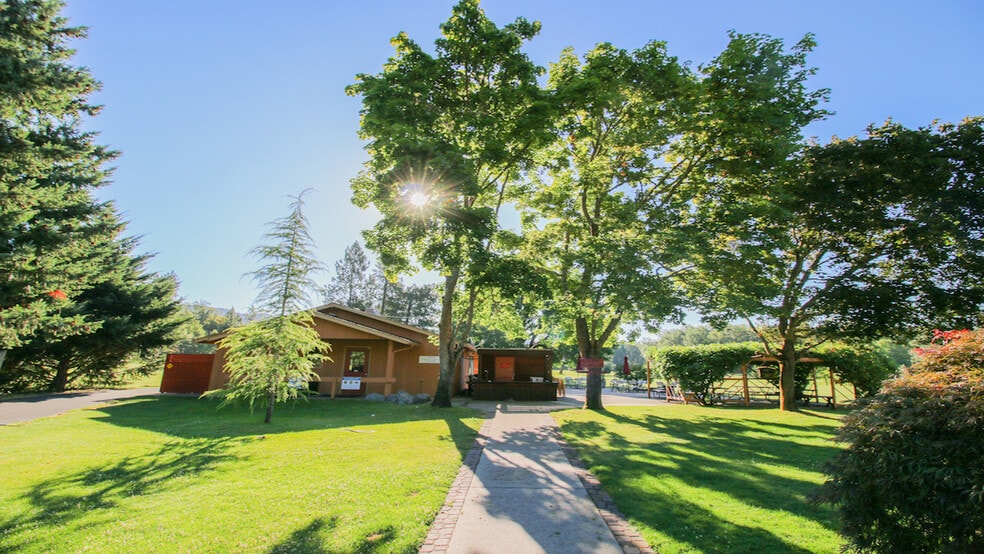 7350 New Hope Rd, Grants Pass, OR for sale - Building Photo - Image 2 of 25