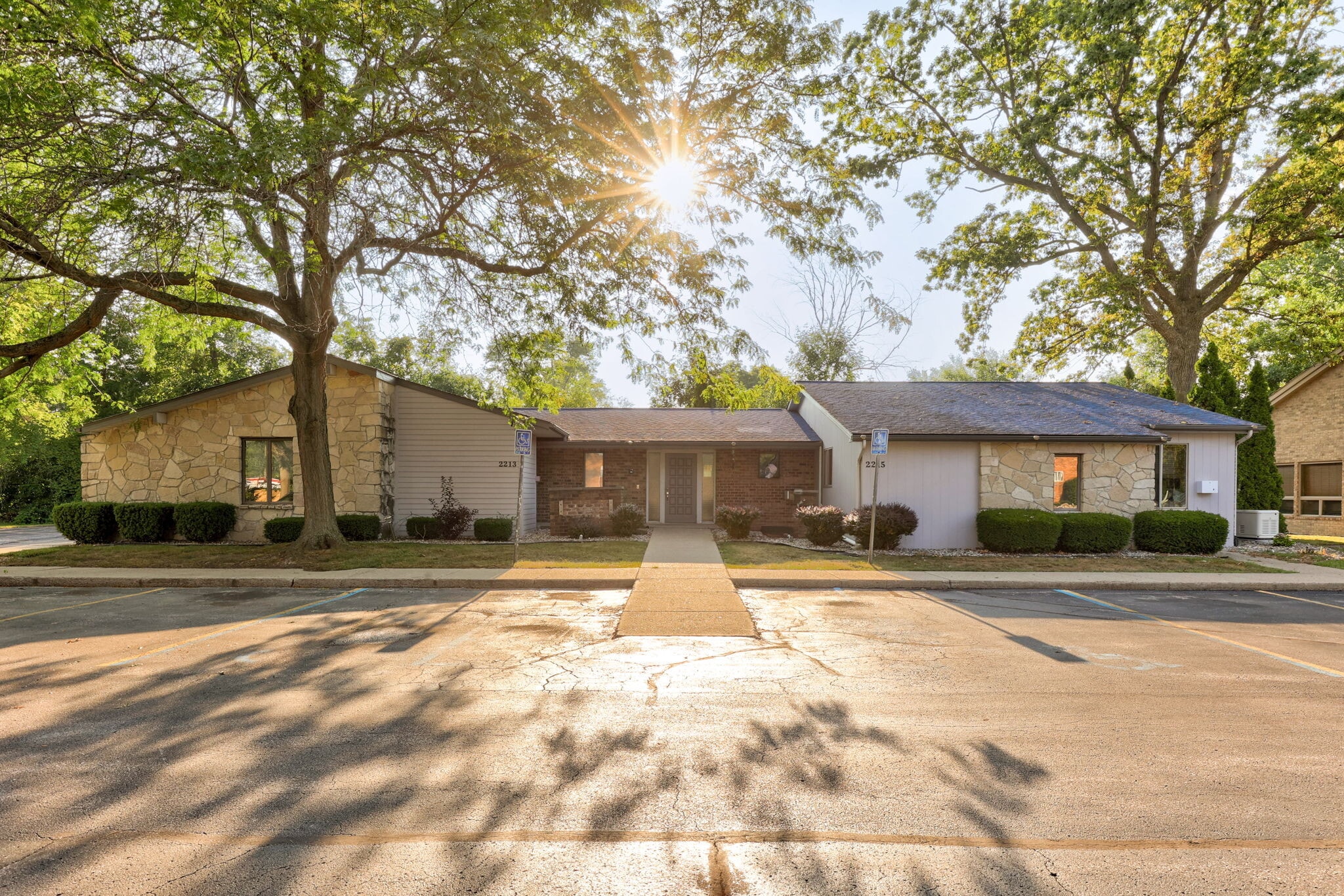 2215 N Center Rd, Saginaw, MI for sale Primary Photo- Image 1 of 30