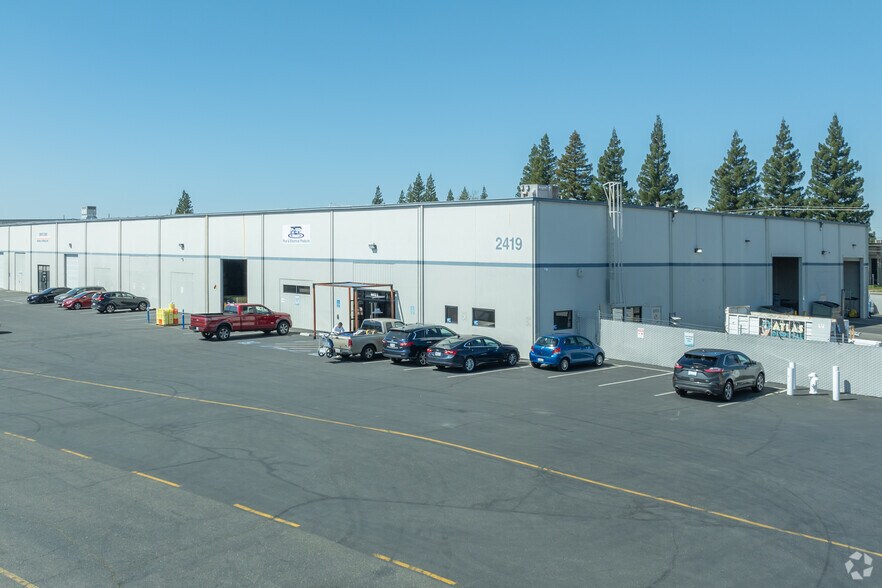 2419 Mercantile Dr, Rancho Cordova, CA à louer - Photo principale - Image 1 de 13