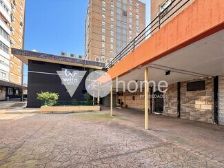 Plus de détails pour Multi-résidentiel à vendre