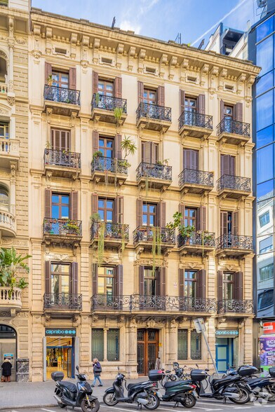 Carrer de Casp, 44, Barcelone, Barcelona à louer - Photo du bâtiment - Image 2 de 5