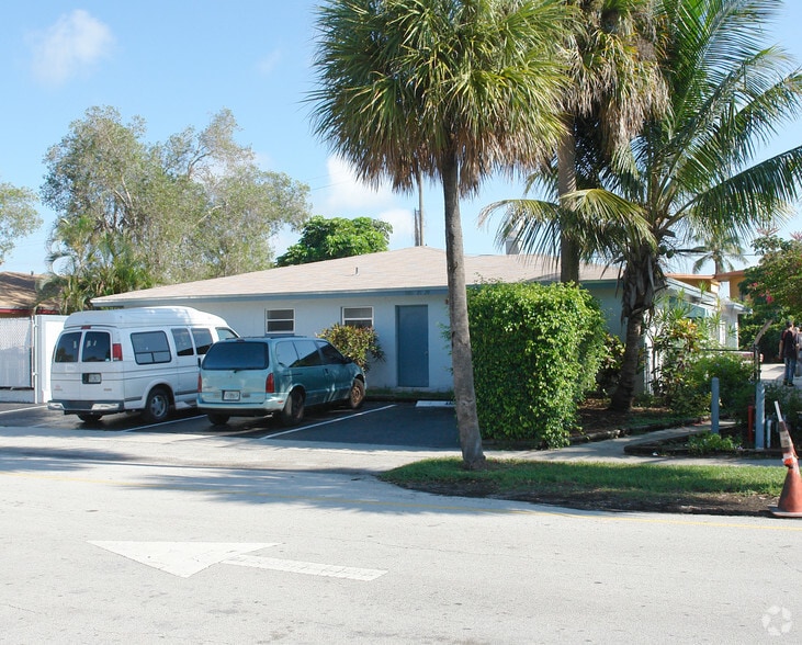 5721 NW 28th St, Lauderhill, FL à vendre - Photo du bâtiment - Image 2 de 3