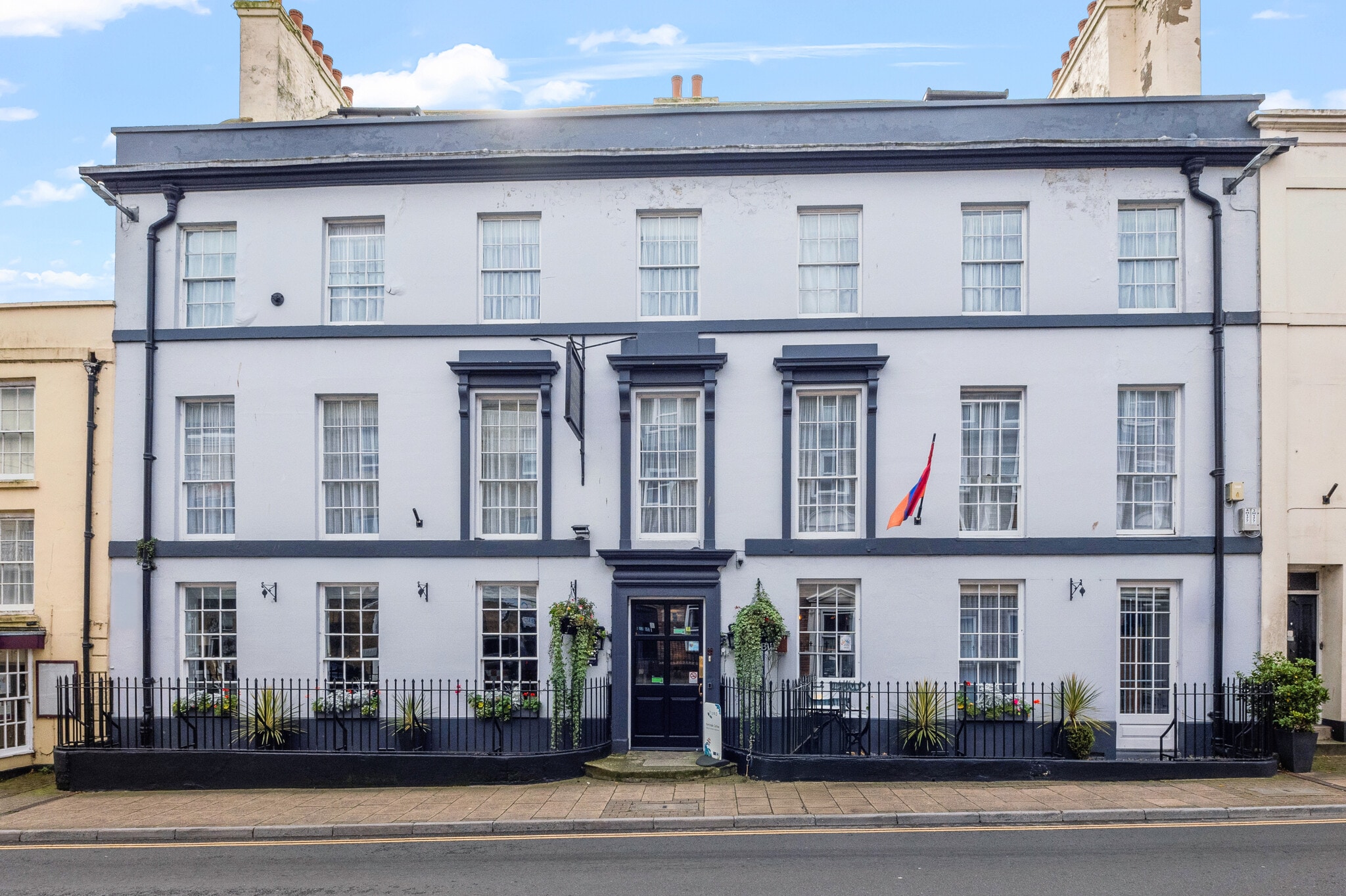 32 High West St, Dorchester for sale Primary Photo- Image 1 of 8