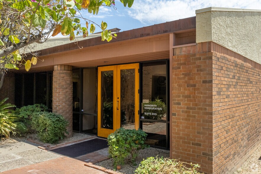 1130 E Missouri Ave, Phoenix, AZ à louer - Photo du bâtiment - Image 3 de 6