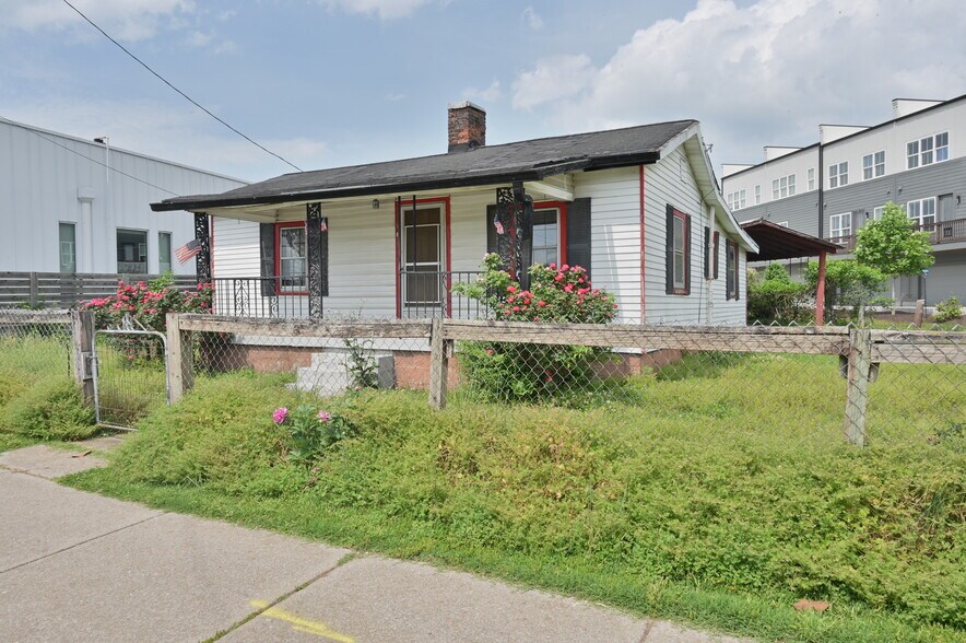 5900 California Ave, Nashville, TN for lease - Building Photo - Image 1 of 6