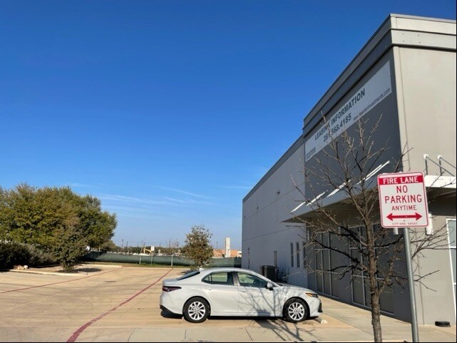 515 Richland Hills Dr, San Antonio, TX à louer - Photo du bâtiment - Image 2 de 21