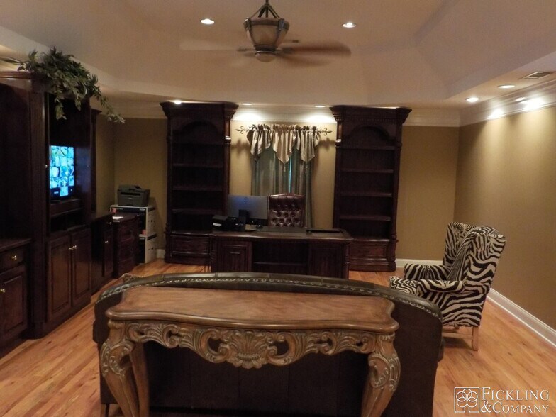 2357 Pio Nono Ave, Macon-Bibb, GA à vendre - Photo intérieure - Image 3 de 16