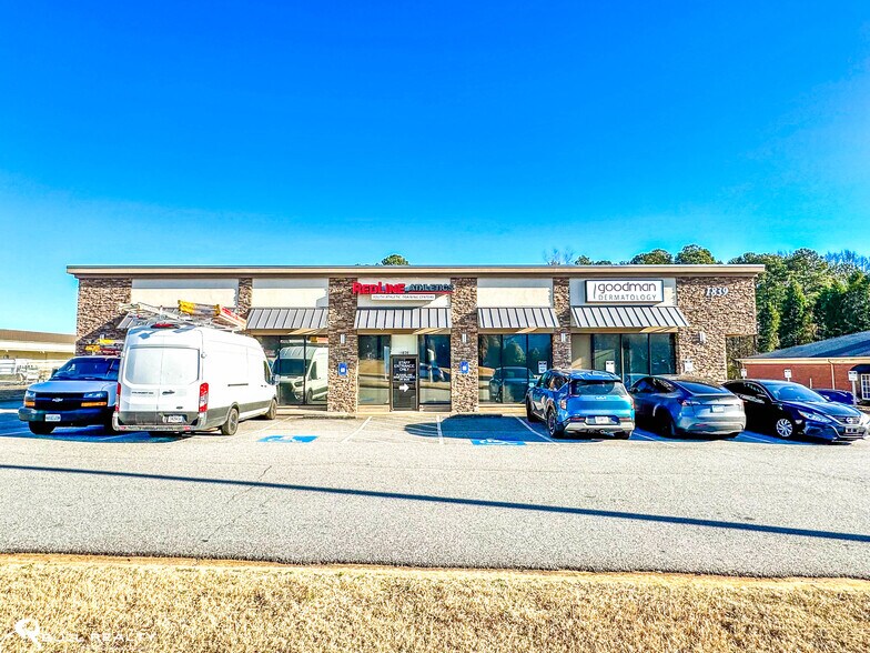1839 Buford Hwy, Buford, GA à louer - Photo du bâtiment - Image 3 de 10