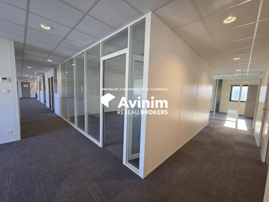 Office in Annecy for lease Interior Photo- Image 1 of 14
