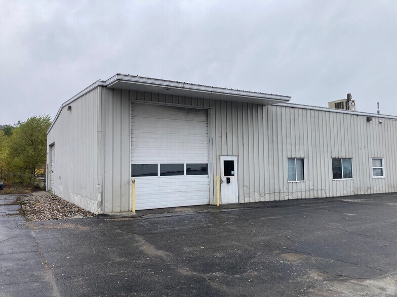 2419 Sybrandt Rd, Traverse City, MI à louer - Photo du bâtiment - Image 3 de 19