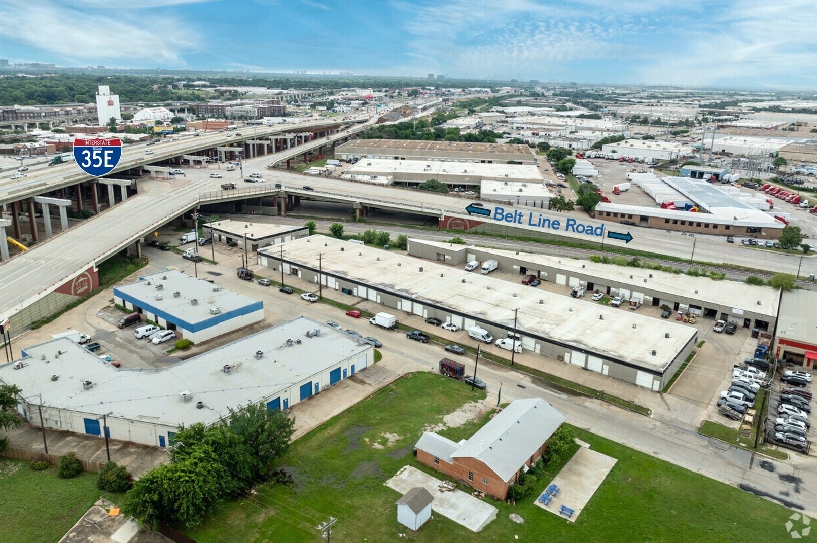 1225 W College Ave, Carrollton, TX à louer Aérien- Image 1 de 18