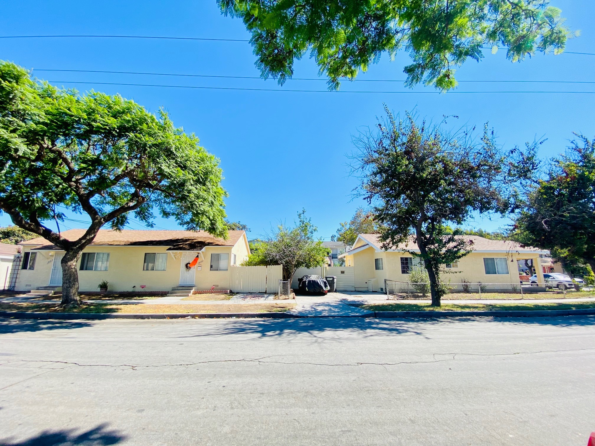 1465 W Parade St, Long Beach, CA à vendre Photo du bâtiment- Image 1 de 1