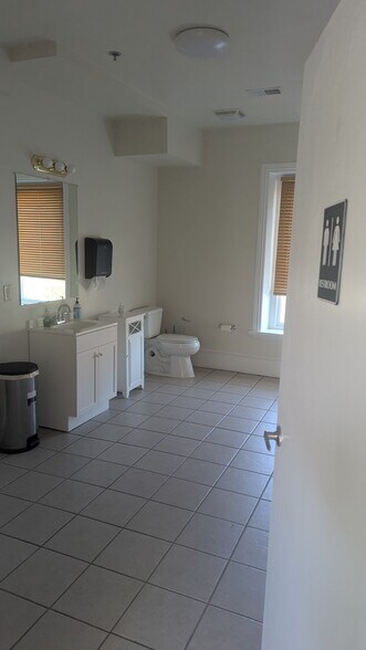 10 Exchange Pl, West Grove, PA à louer - Photo intérieure - Image 3 de 4