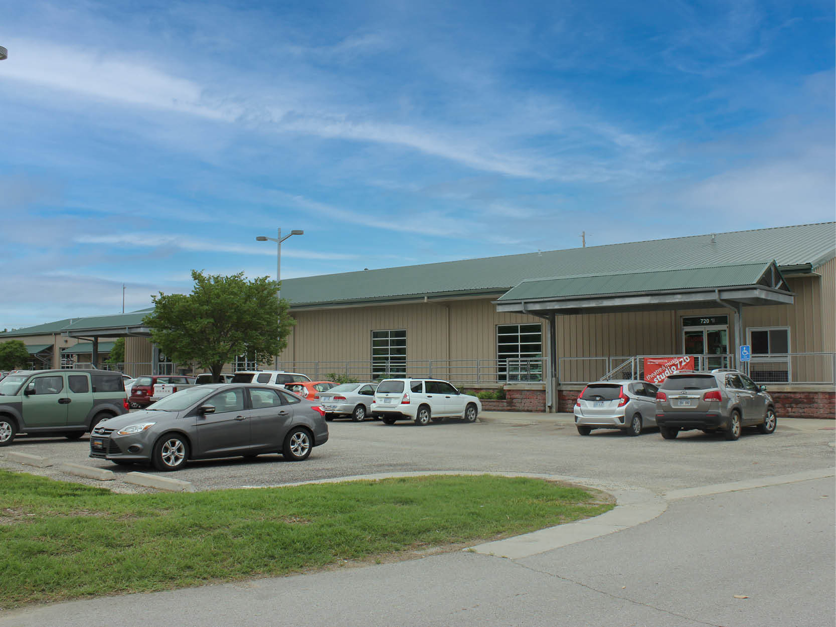 840 Delaware St, Lawrence, KS à louer Photo du bâtiment- Image 1 de 4