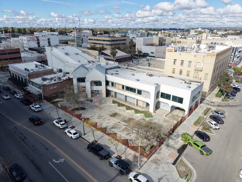 1400 18th St, Bakersfield, CA à vendre - Photo du bâtiment - Image 3 de 13
