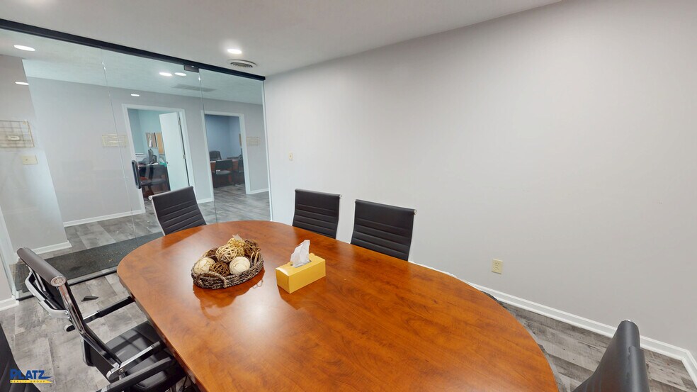 650 Youngstown Warren Rd, Niles, OH à vendre - Photo du bâtiment - Image 3 de 16