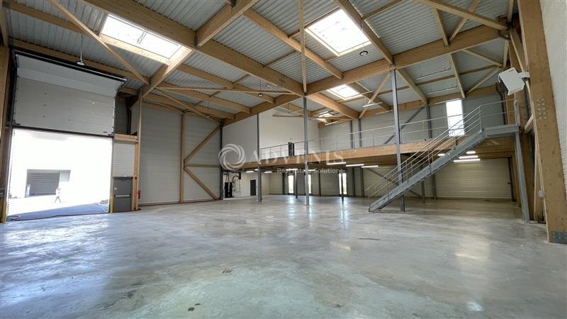 Flex in Chanteloup-en-Brie for sale - Building Photo - Image 3 of 12