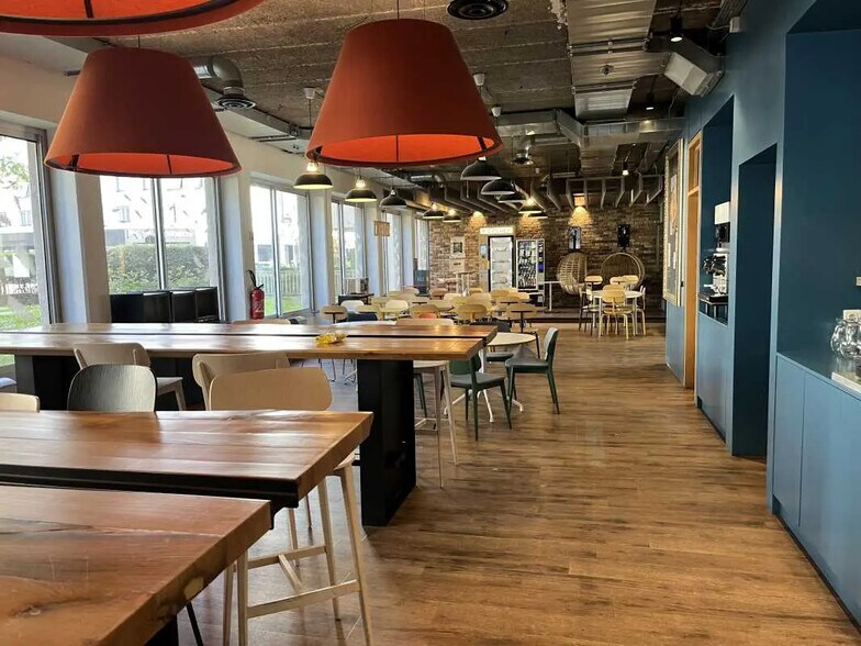 114 Rue Chaptal, Levallois-Perret à louer - Photo du bâtiment - Image 3 de 6