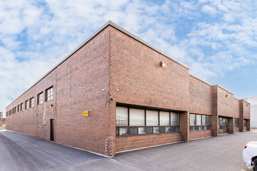 4475 Rue Garand, Montréal, QC à louer - Photo du bâtiment - Image 3 de 5