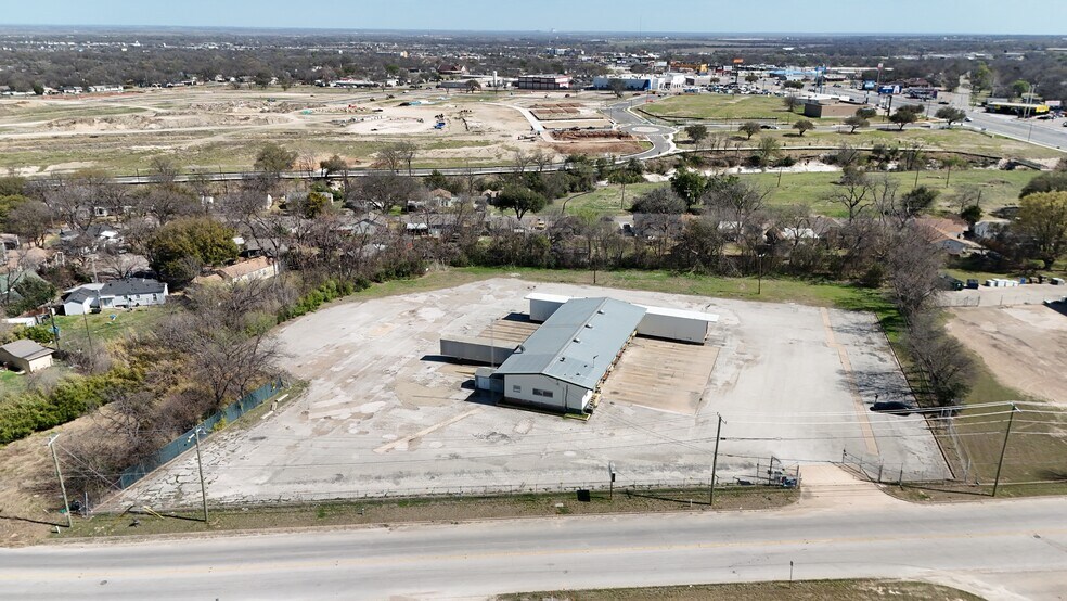 3230 Clay Ave, Waco, TX à vendre - Photo principale - Image 1 de 14