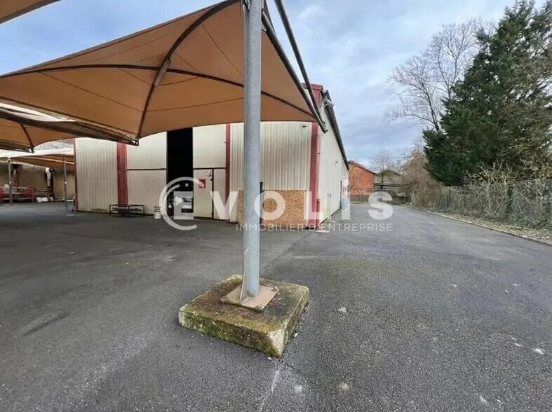 Flex in Gleizé for sale - Building Photo - Image 2 of 5