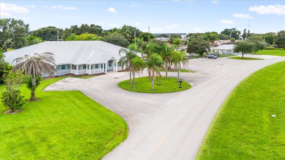 180 Basilan Cres, Clewiston, FL à vendre - Photo du bâtiment - Image 3 de 31