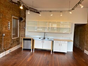 1431 Walnut St, Cincinnati, OH for lease Interior Photo- Image 2 of 9