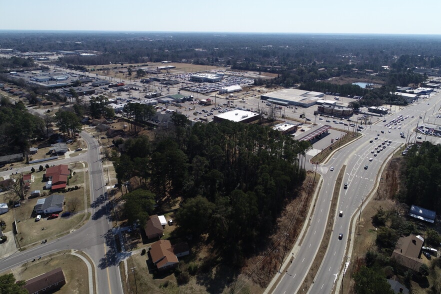 Glensford Dr, Fayetteville, NC à vendre - Photo du bâtiment - Image 2 de 6